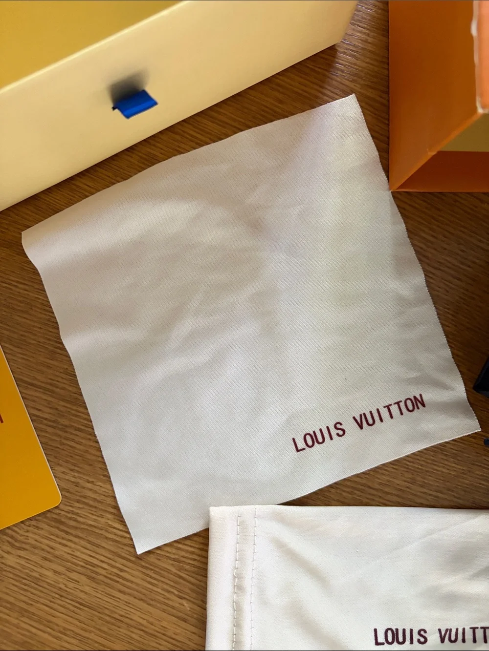Louis Vuitton Accessories Empty Sunglasses Box,Case Lens Cleaning Cloth,Dust Bag - Picture 9 of 16